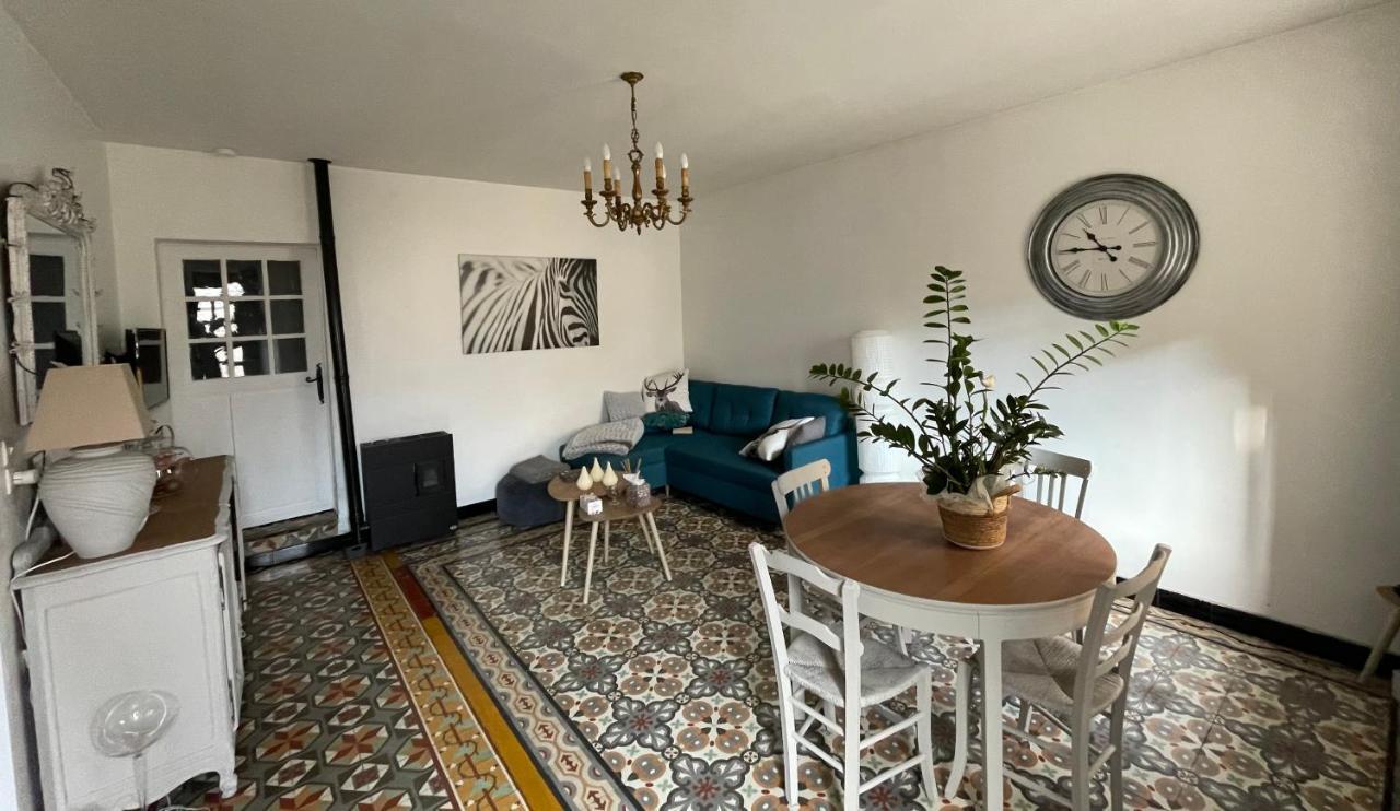 Fraissé-des-Corbières Chez Tatie Menie Bed & Breakfast エクステリア 写真