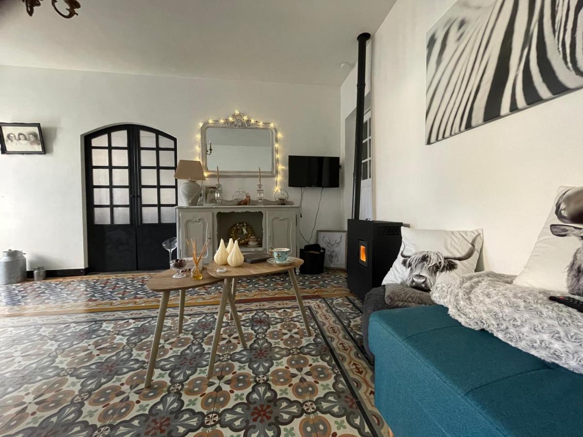 Fraissé-des-Corbières Chez Tatie Menie Bed & Breakfast エクステリア 写真