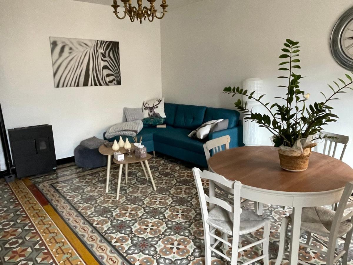 Fraissé-des-Corbières Chez Tatie Menie Bed & Breakfast エクステリア 写真